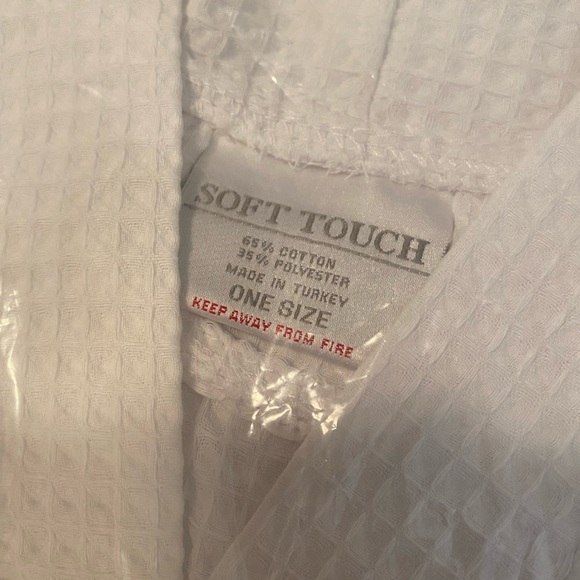 Soft touch Robe and slippers - Picture 3 of 9